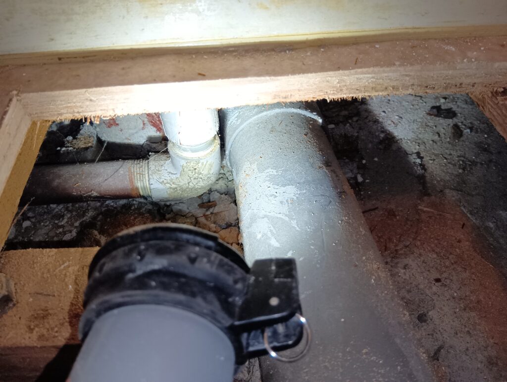 共用部、排水管からの漏水（下書き　奥村和）