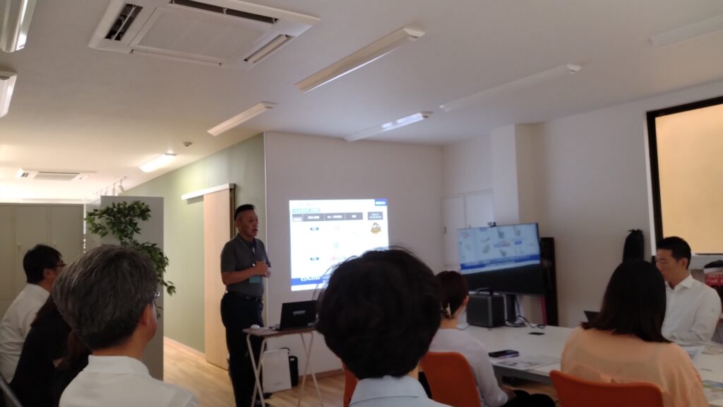 TOTOの最新商品を学ぶ！メーカー担当者を招いた社内勉強会を開催しました
